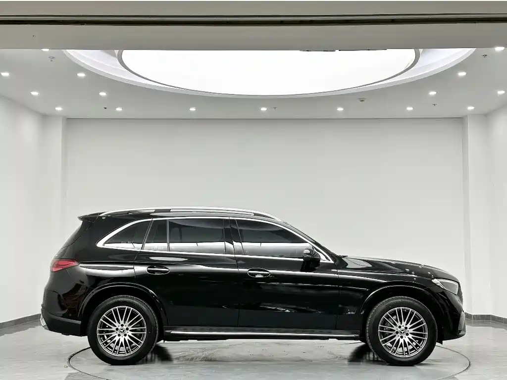 Mercedes-Benz GLC 2023 GLC 300 L 4MATIC 5 мест