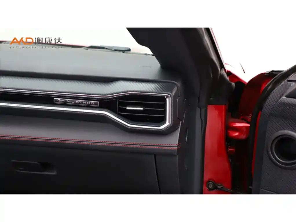 Ford Mustang — миниатюра 9