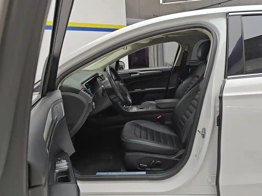 Ford Mondeo — миниатюра 9