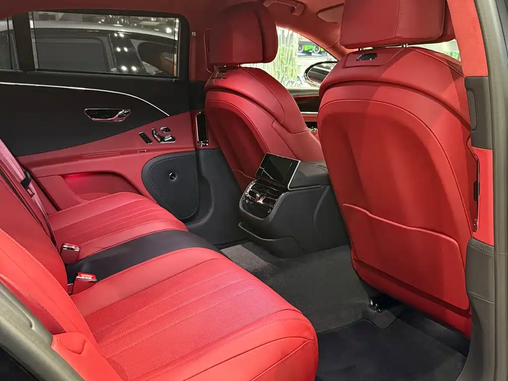 Bentley Flying Spur — миниатюра 17