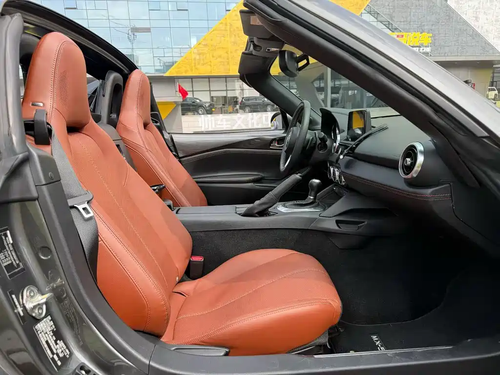 Mazda MX-5 — миниатюра 8