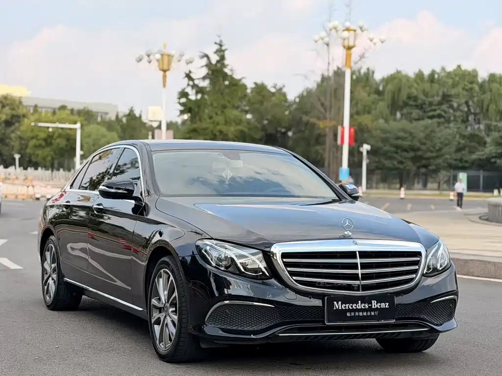 Mercedes-Benz E-Class — миниатюра 3