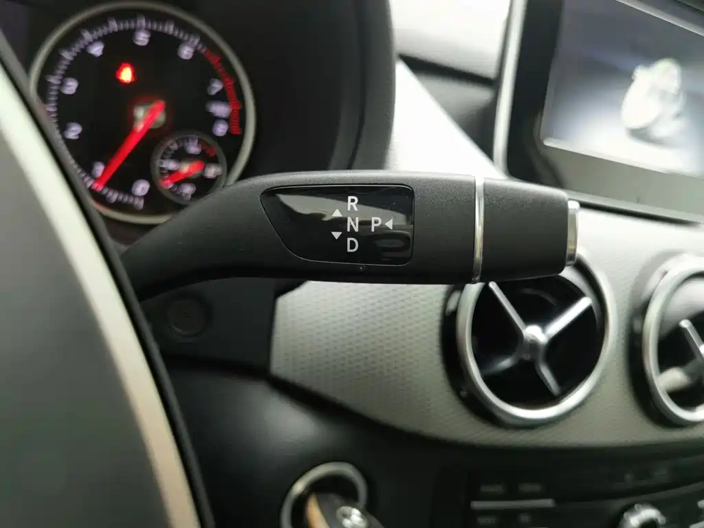Mercedes-Benz B-Class — миниатюра 13