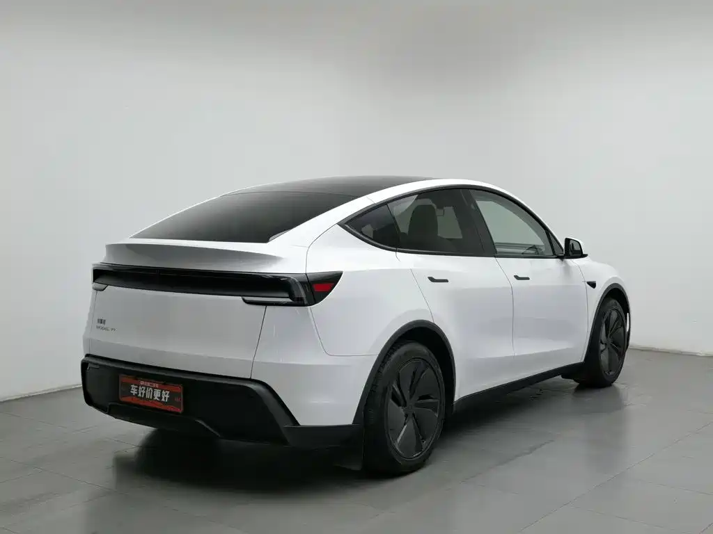Tesla Model Y — фотографии объявления, Фото 3