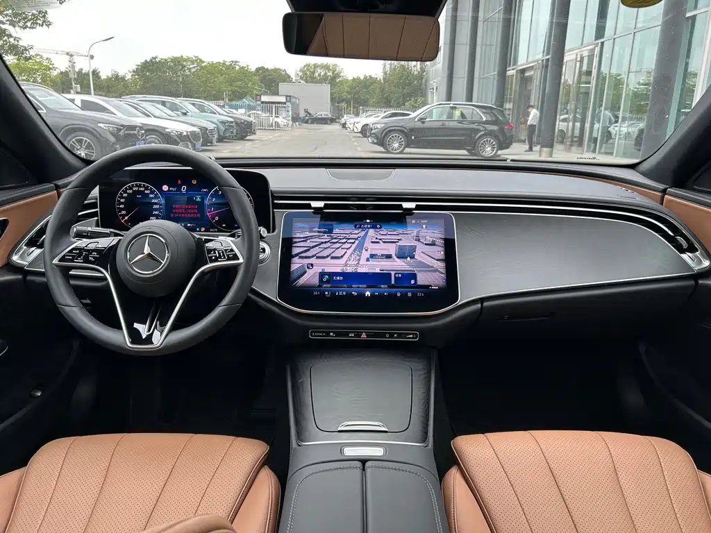Mercedes-Benz E-Class — миниатюра 18