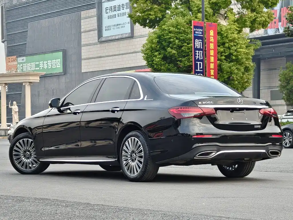 Mercedes-Benz E-Class — миниатюра 4