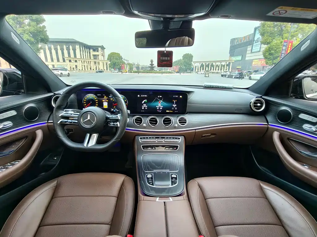Mercedes-Benz E-Class — миниатюра 16