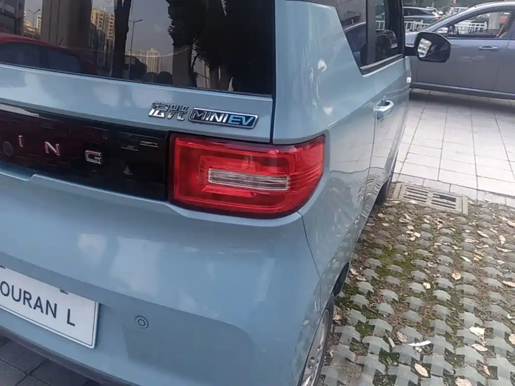 Wuling MINIEV — миниатюра 8