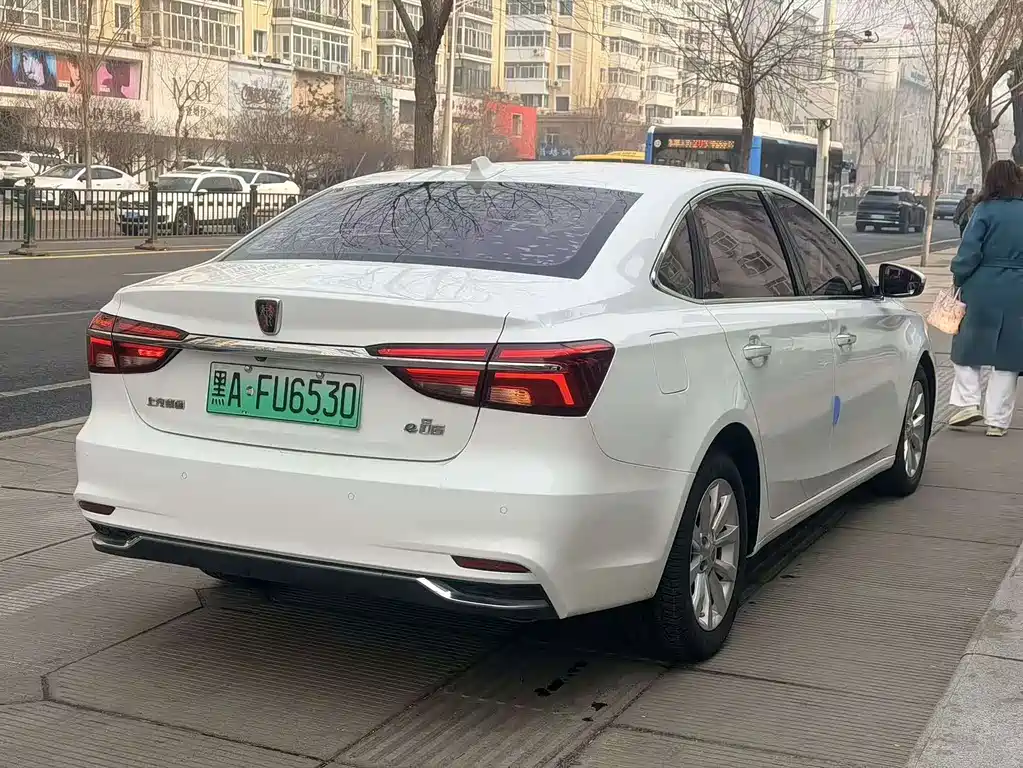 Roewe i6 New Energy — миниатюра 5