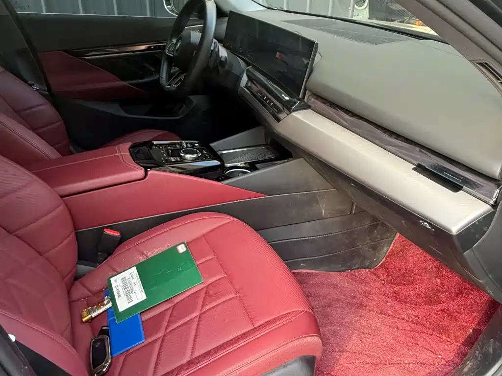 BMW 5 Series — миниатюра 7