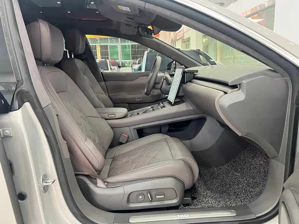 NIO NIO ET7