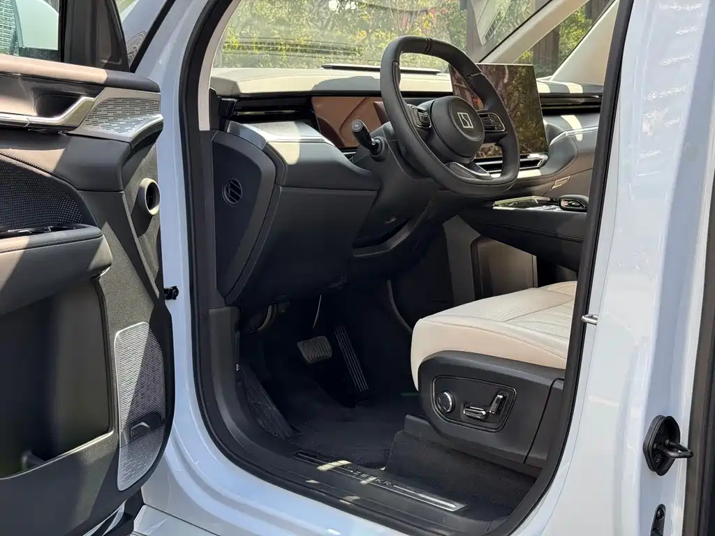 ZEEKR EXTREME KRYPTON 009