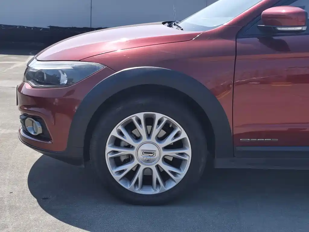 Qoros Qoros 3 — миниатюра 3