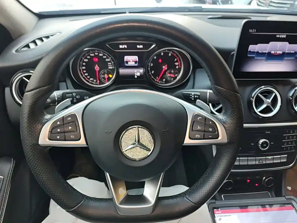 Mercedes-Benz GLA — миниатюра 11