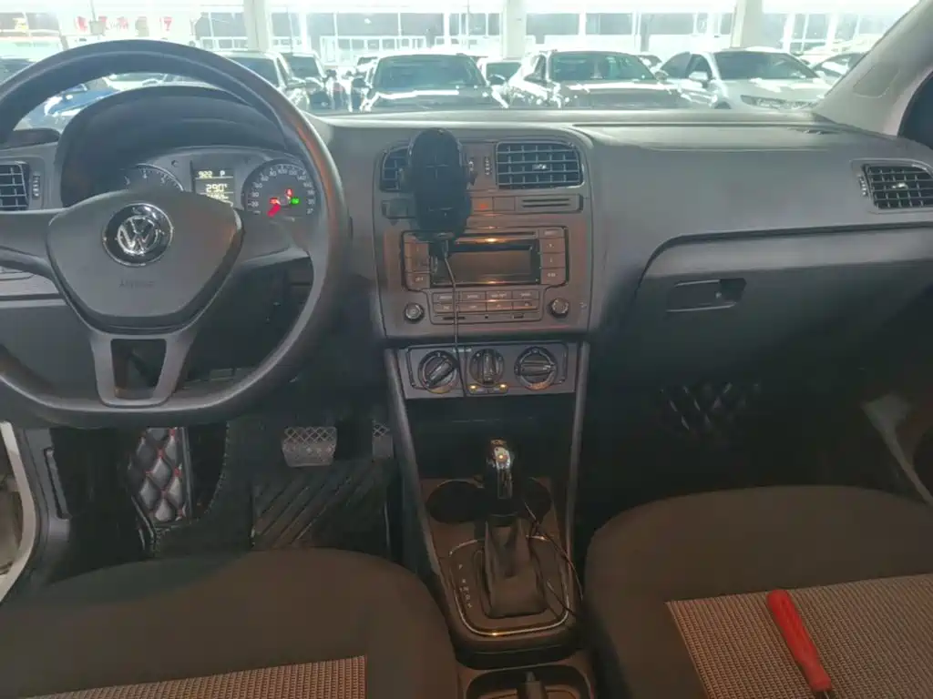 Volkswagen Polo — миниатюра 13