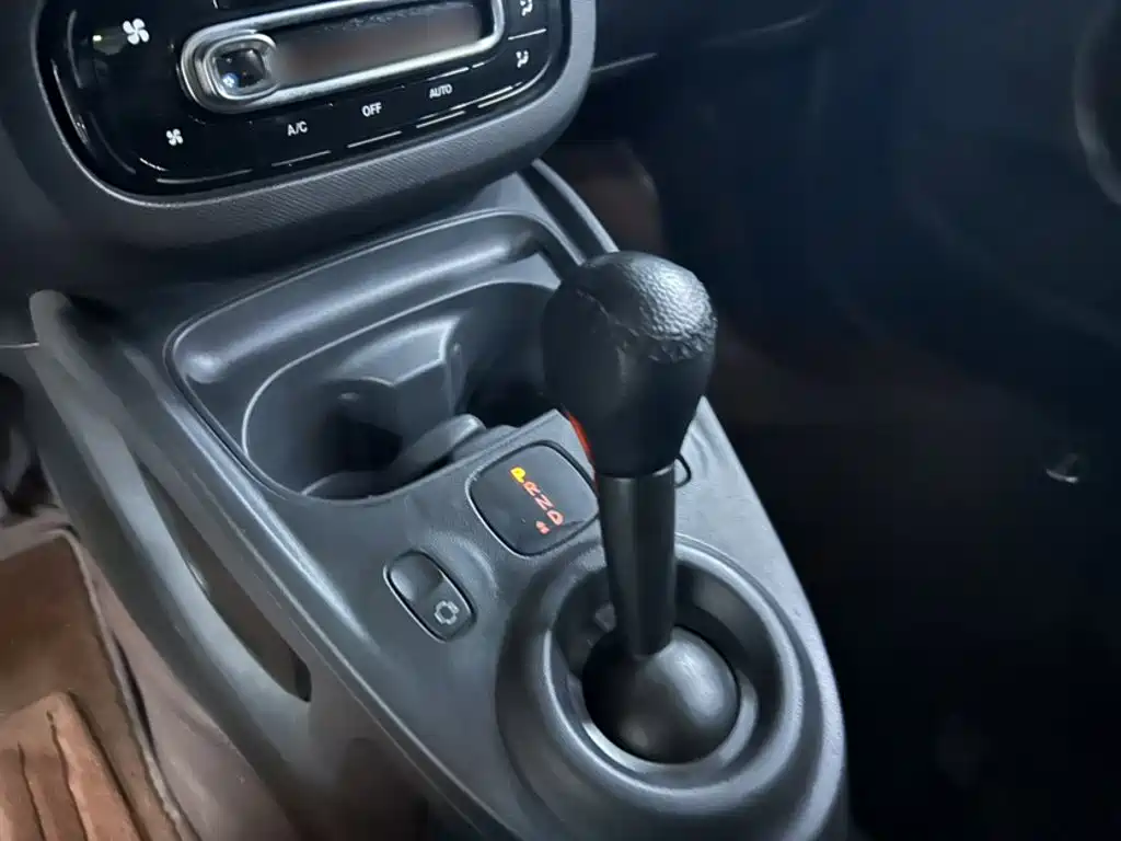 smart Smart Fortwo — миниатюра 7