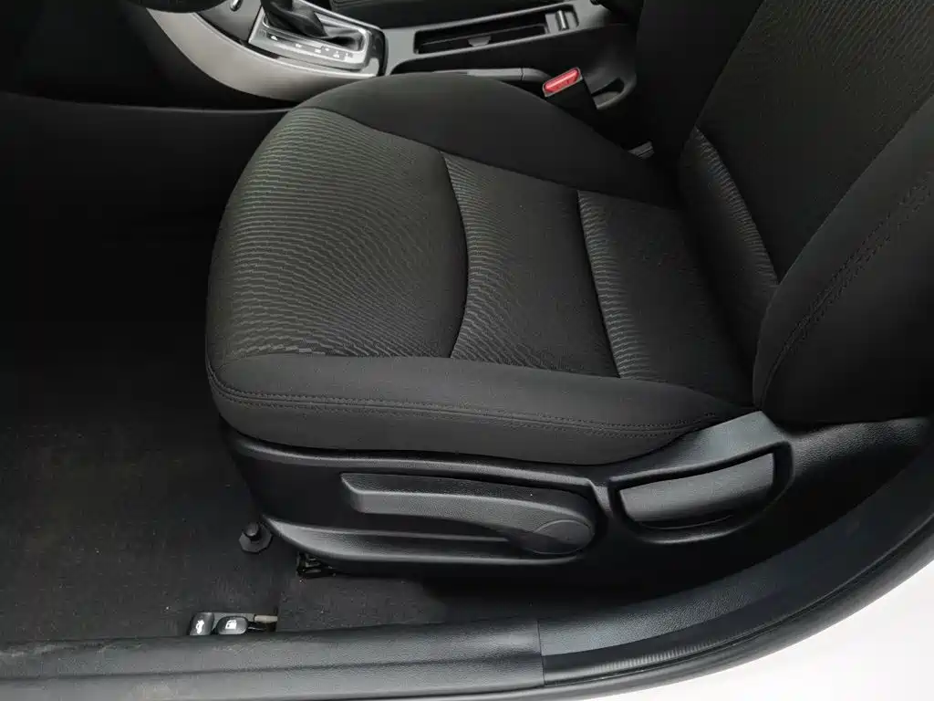 Hyundai Elantra Langdong — миниатюра 20
