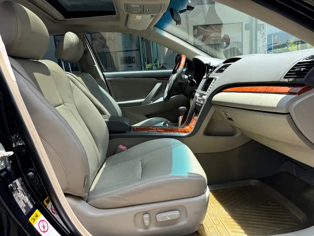 Toyota Camry — миниатюра 7