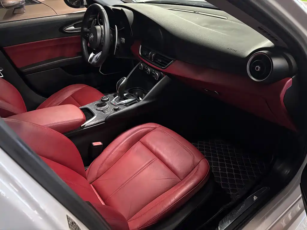 Alfa Romeo Giulia — миниатюра 6