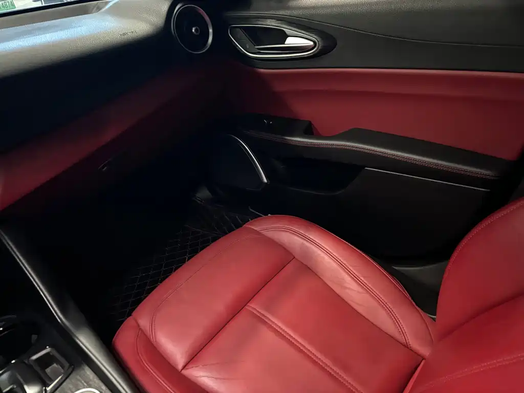 Alfa Romeo Giulia — миниатюра 9