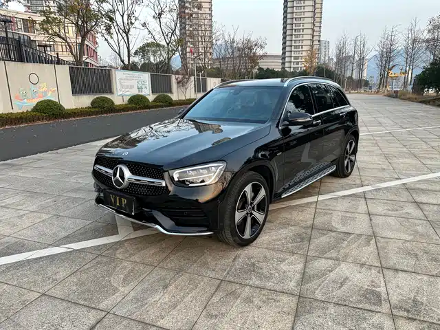 MERCEDES-BENZ GLC