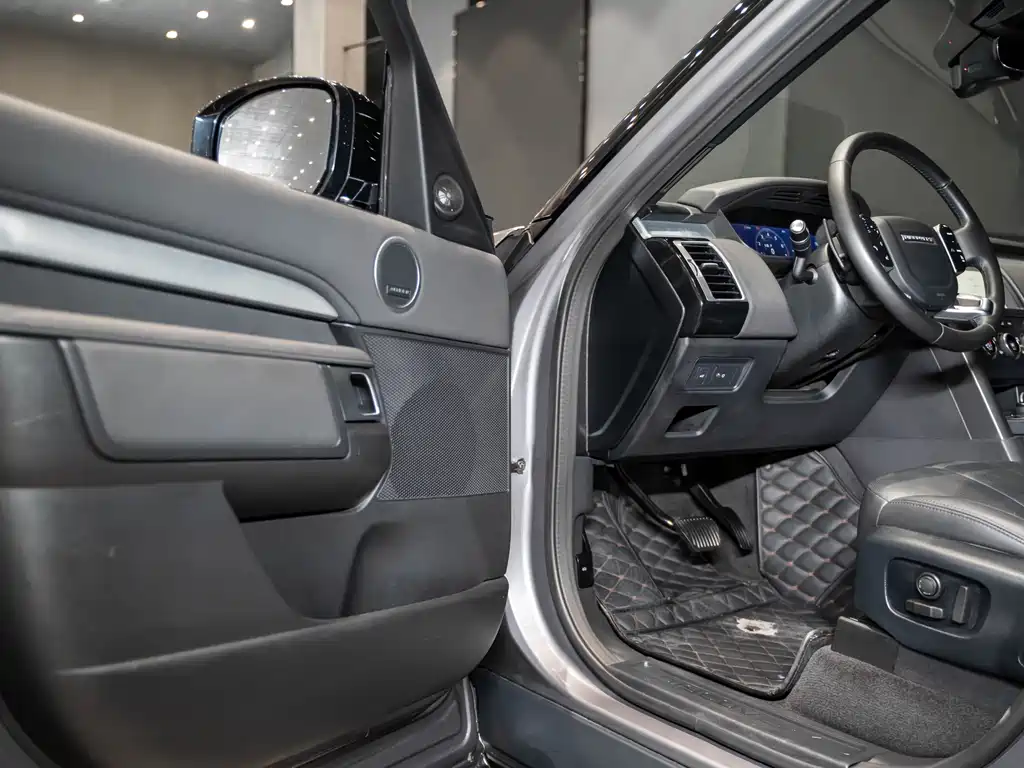 Land Rover Discovery 2020 3.0 SC V6 30