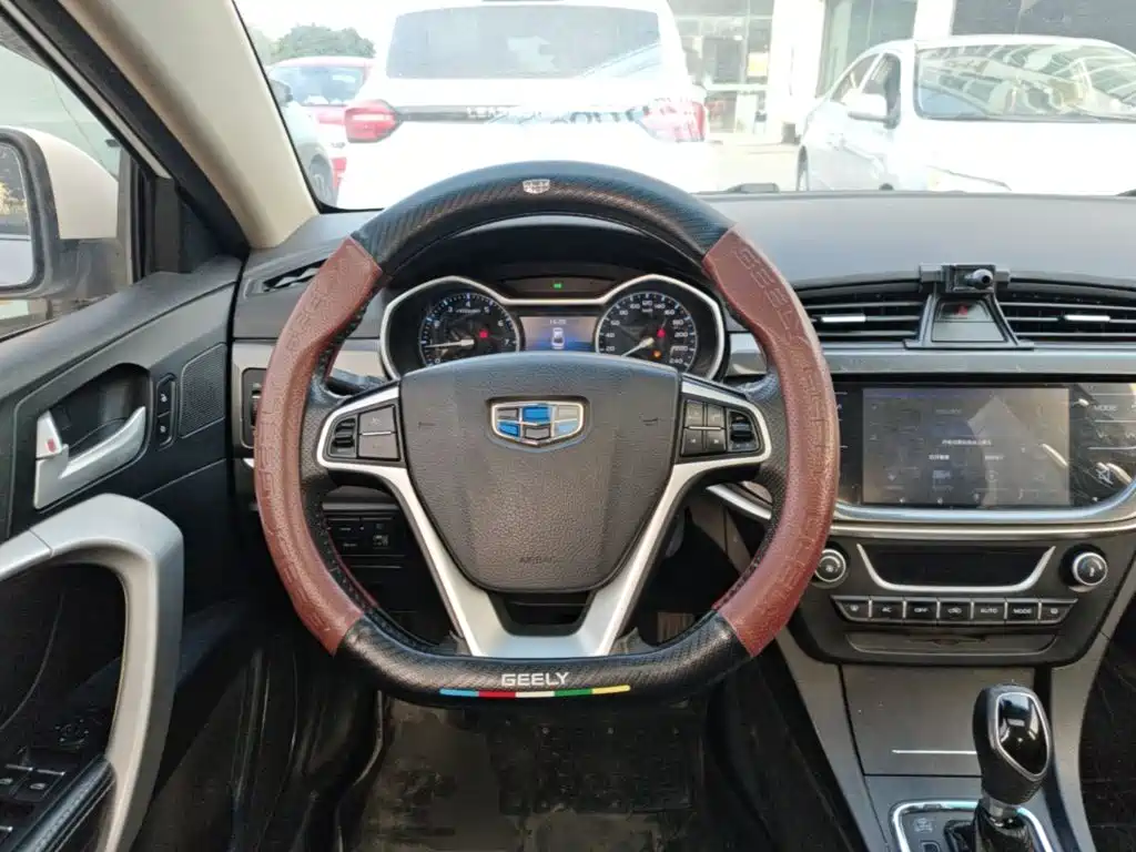Geely Emgrand — миниатюра 11