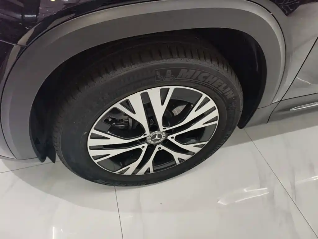 Mercedes-Benz GLB — миниатюра 23