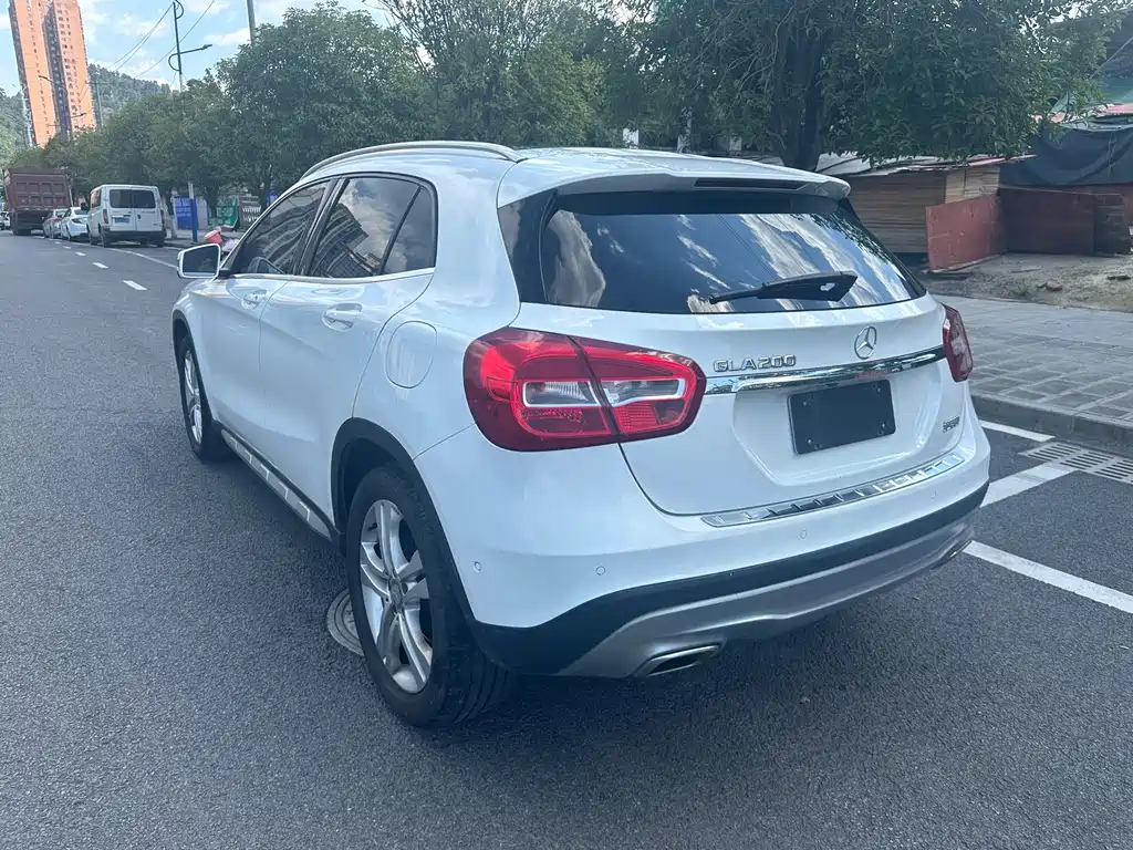 Mercedes-Benz GLA — миниатюра 6