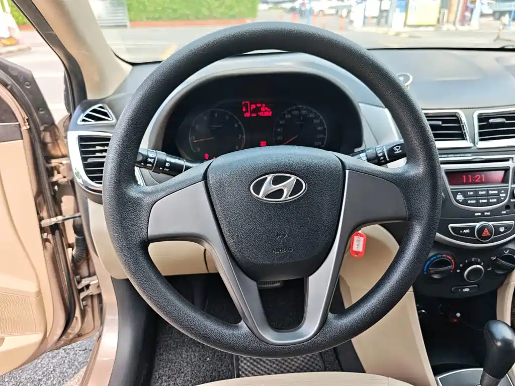 Hyundai Verna — миниатюра 13