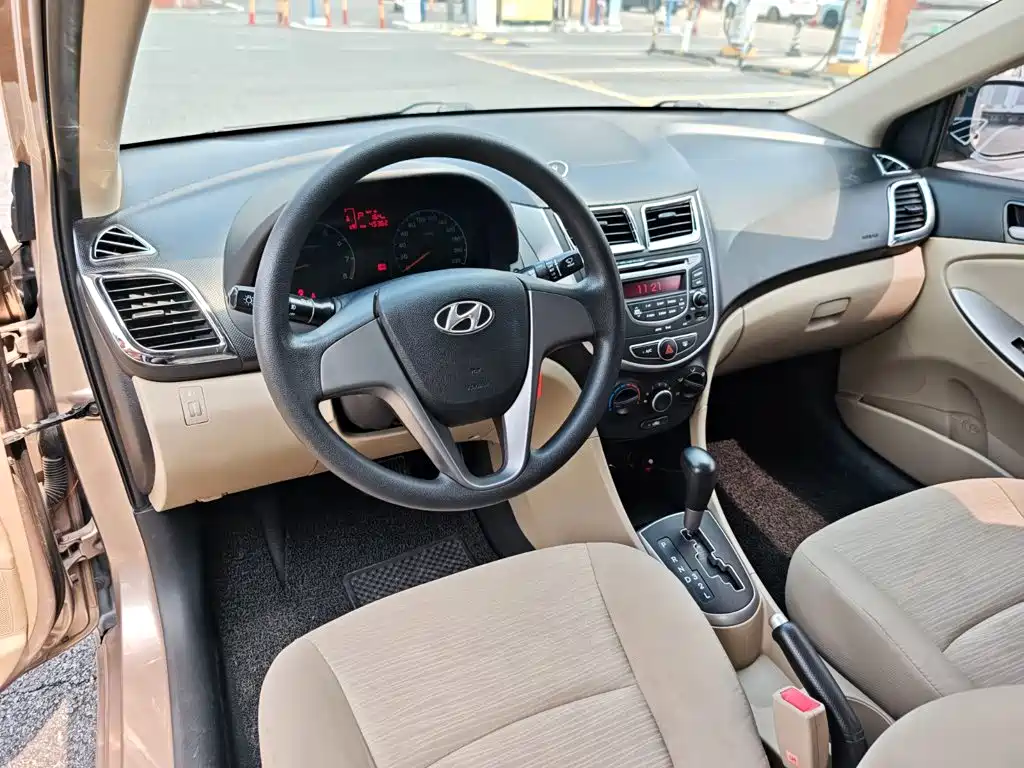 Hyundai Verna — миниатюра 12