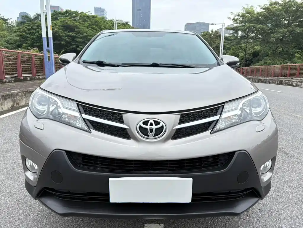Toyota RAV4 — миниатюра 2