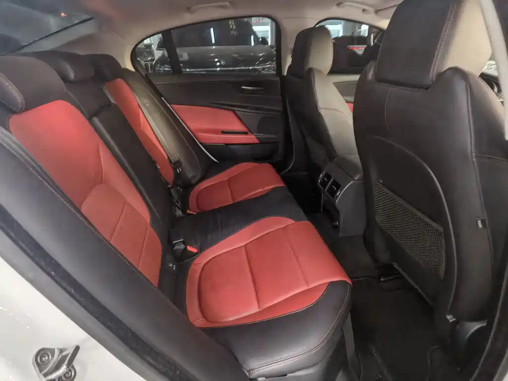 Jaguar XE — миниатюра 17