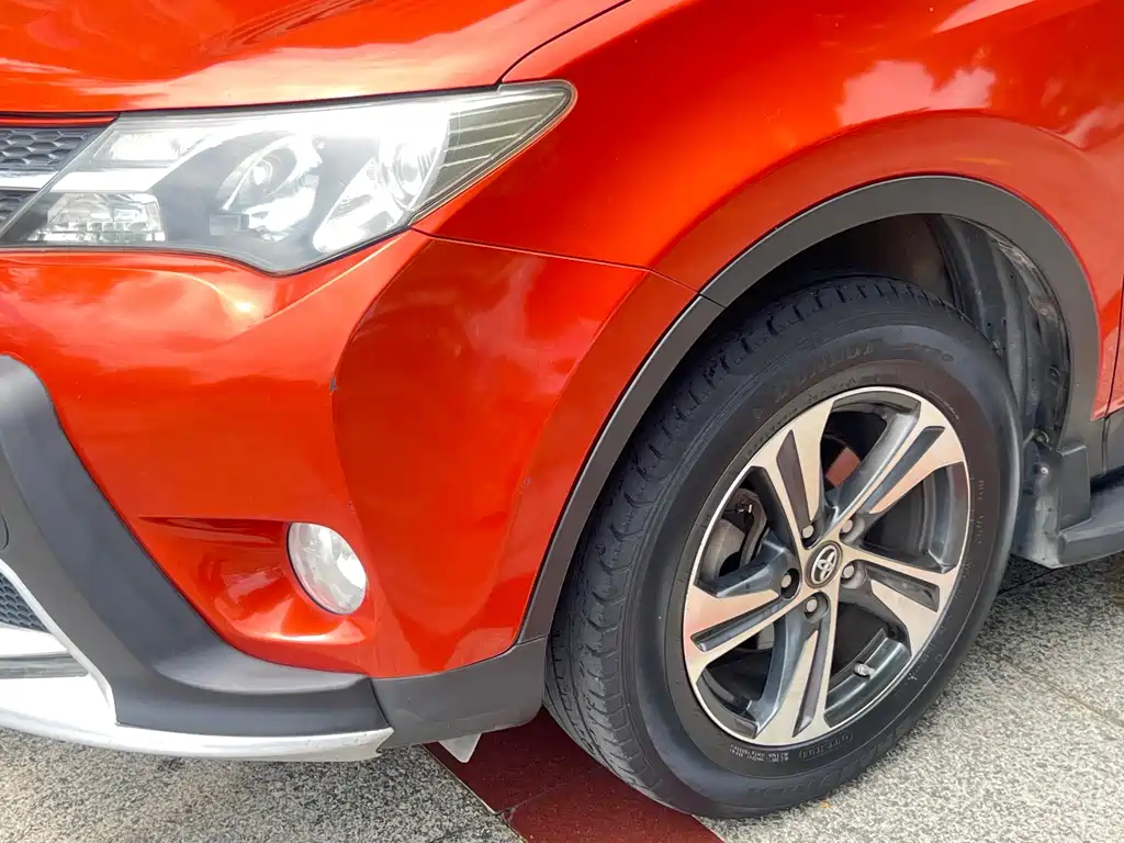 Toyota RAV4 — миниатюра 9