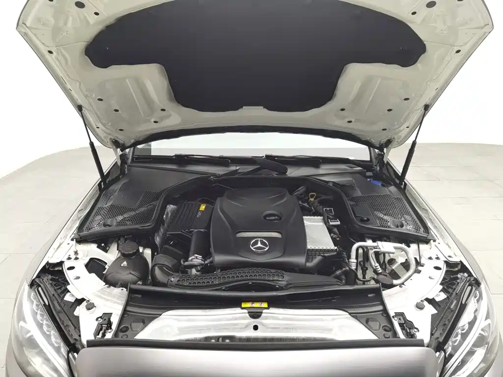 Mercedes-Benz C-Class — миниатюра 6