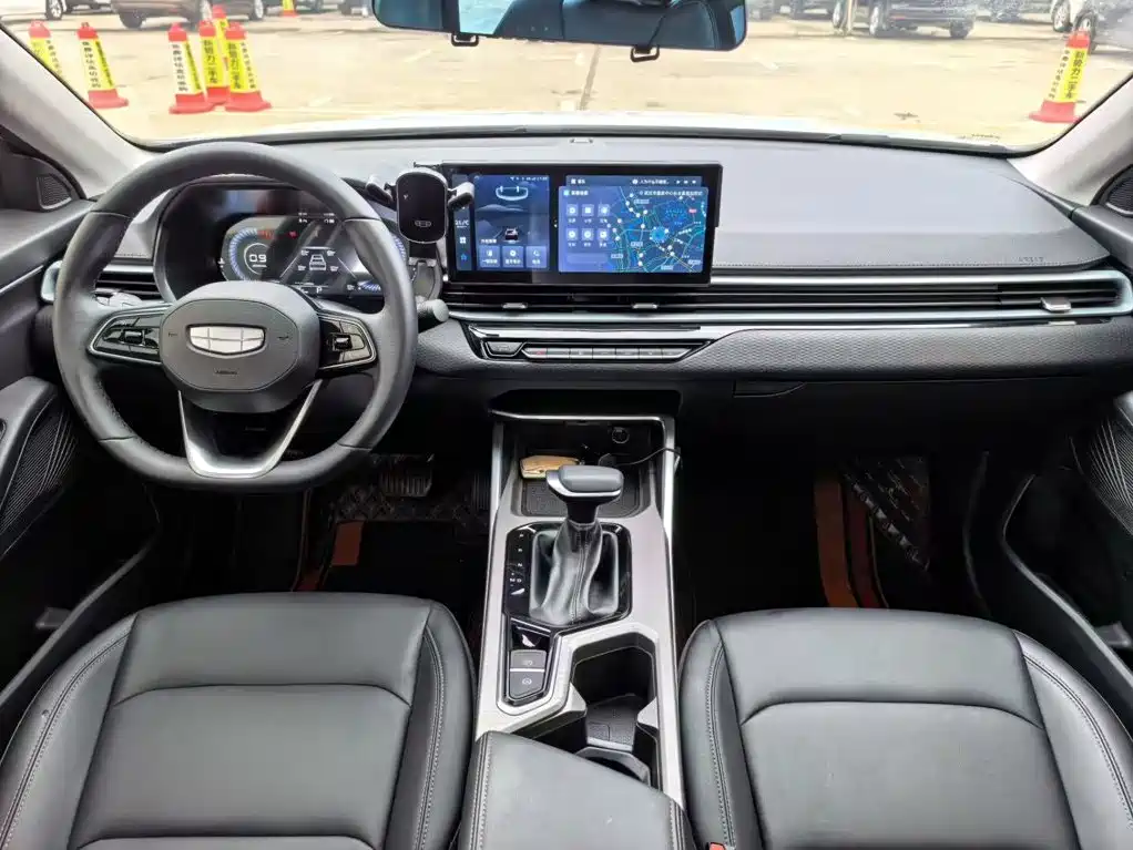 Geely Emgrand — миниатюра 6