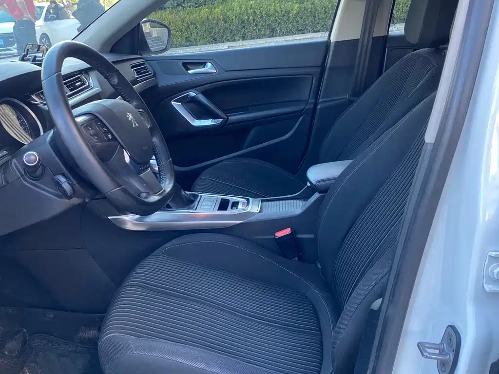 Peugeot 408 — миниатюра 7
