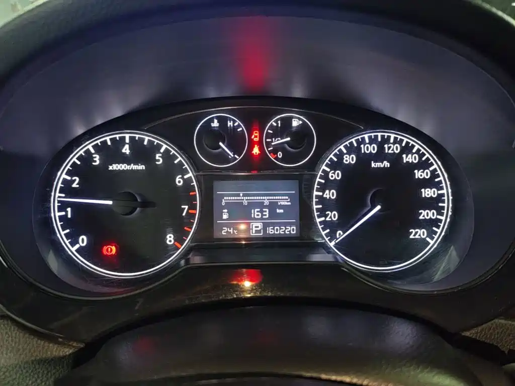 Nissan Tiida — миниатюра 16