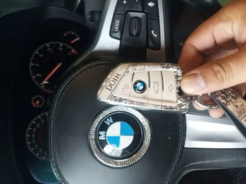 BMW 5 Series — миниатюра 9