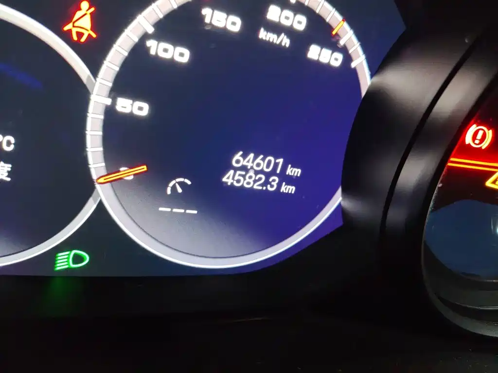 Porsche Cayenne — миниатюра 5