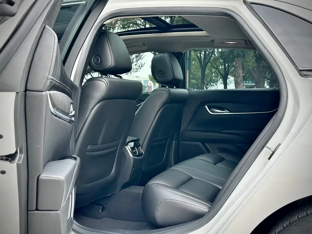 Cadillac XTS — миниатюра 9