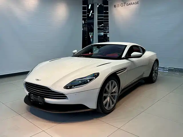 ASTON MARTIN DB11