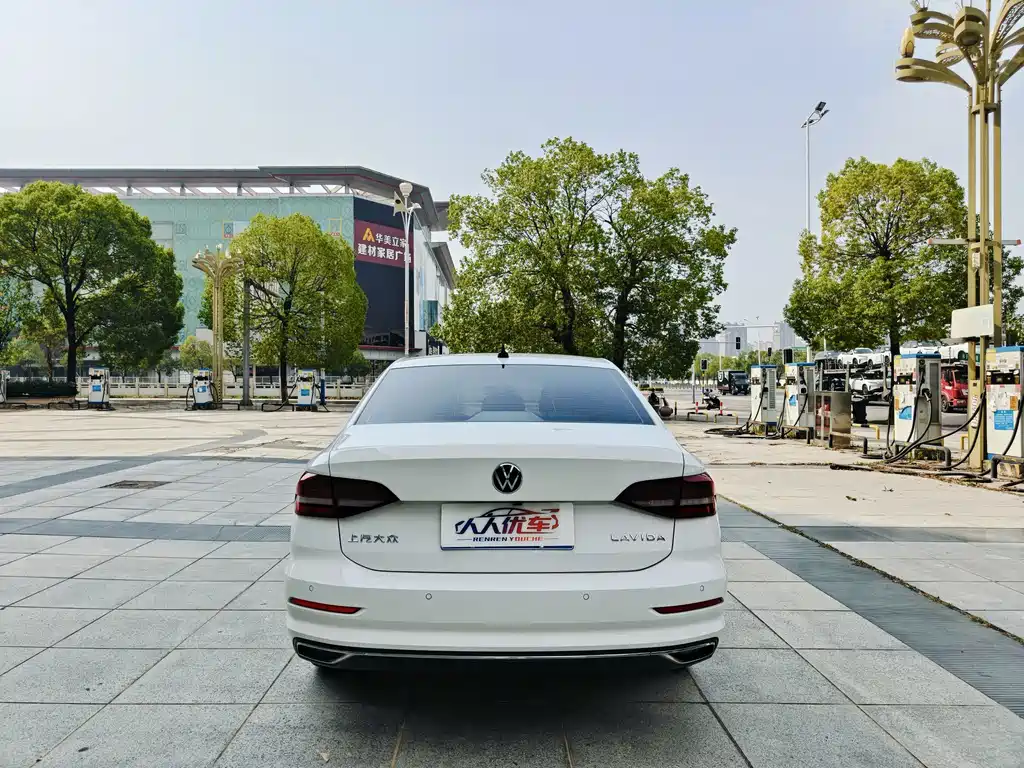 Volkswagen Lavida — миниатюра 5
