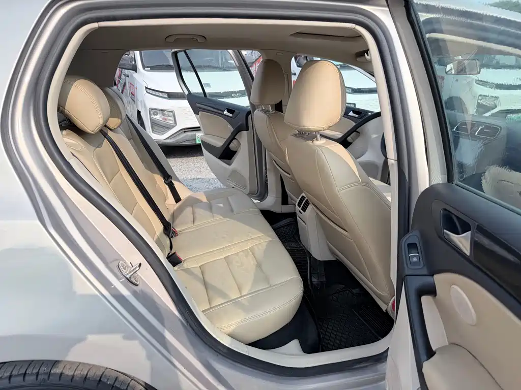 Volkswagen Golf — миниатюра 13