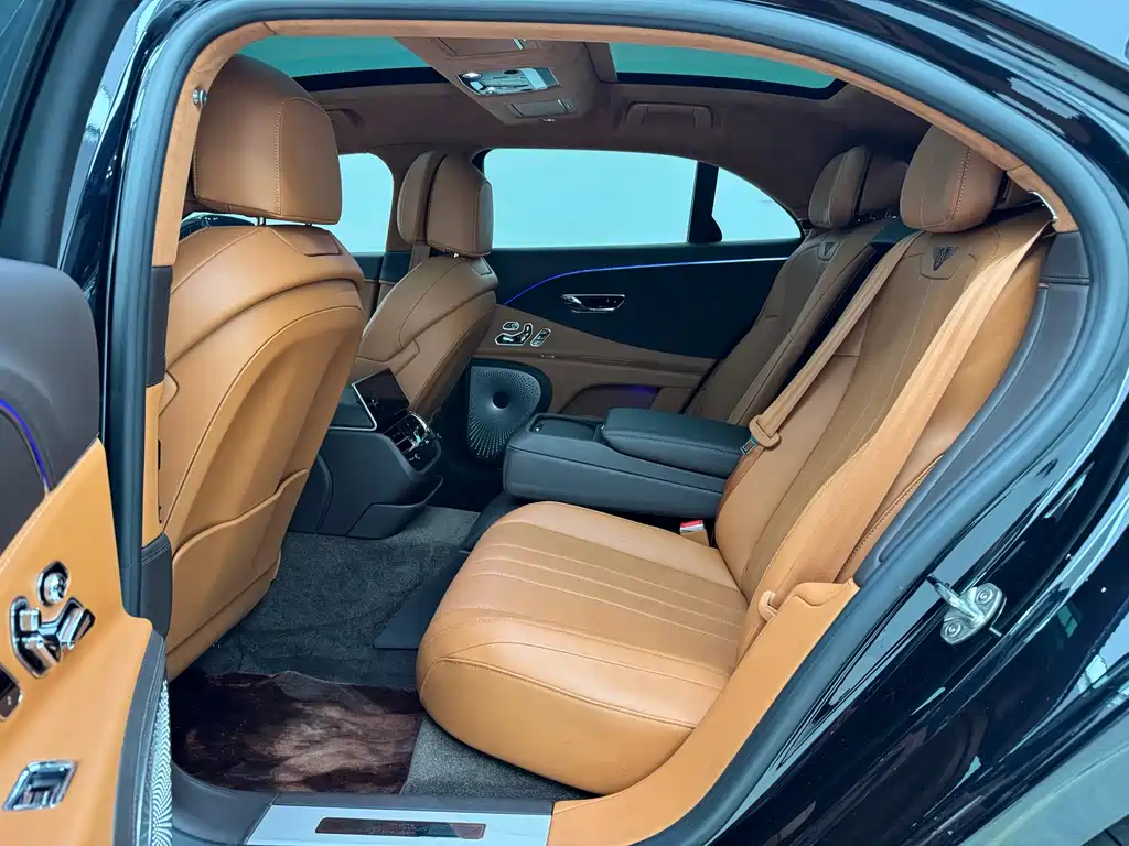Bentley Flying Spur — миниатюра 26