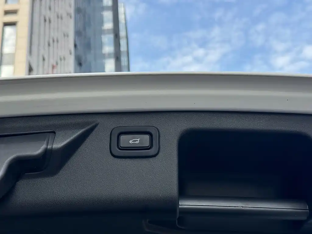 Land Rover Discovery Sport — миниатюра 24