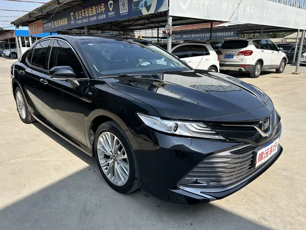 Toyota Camry — миниатюра 3