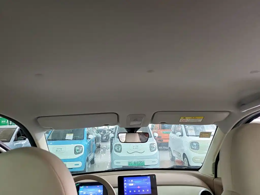 Wuling MINIEV — миниатюра 18