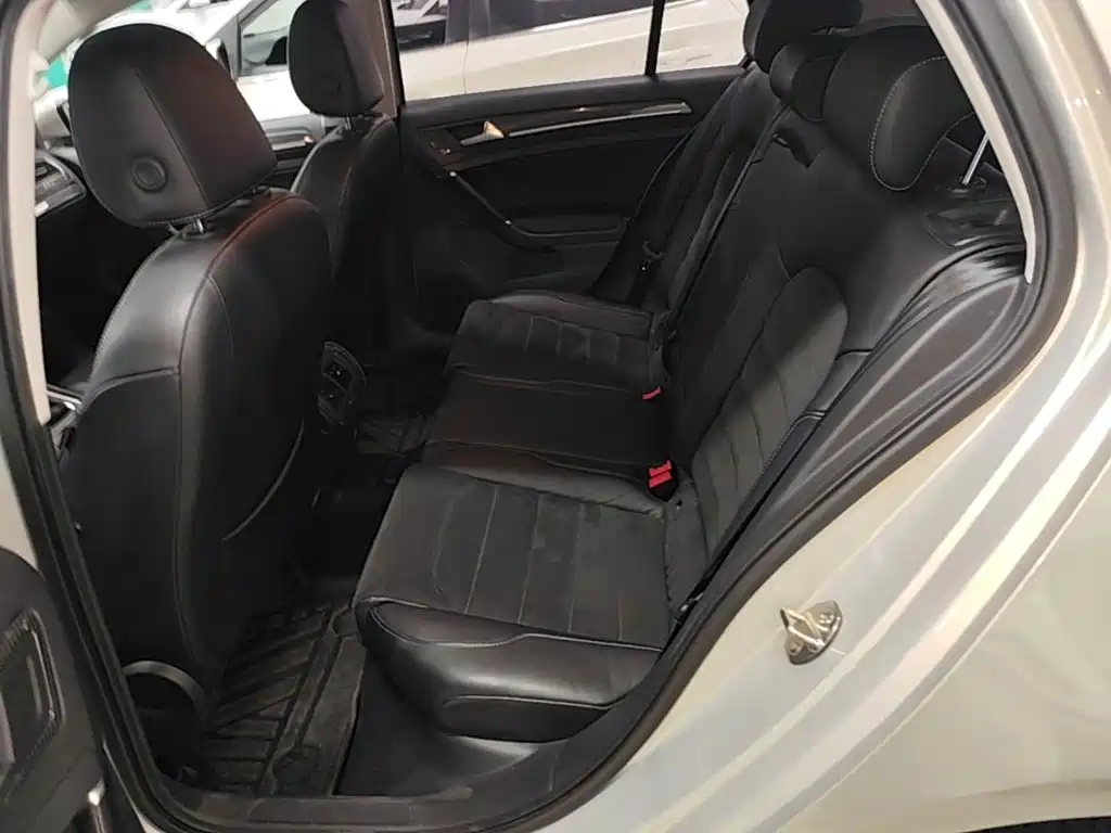 Volkswagen Golf — миниатюра 17