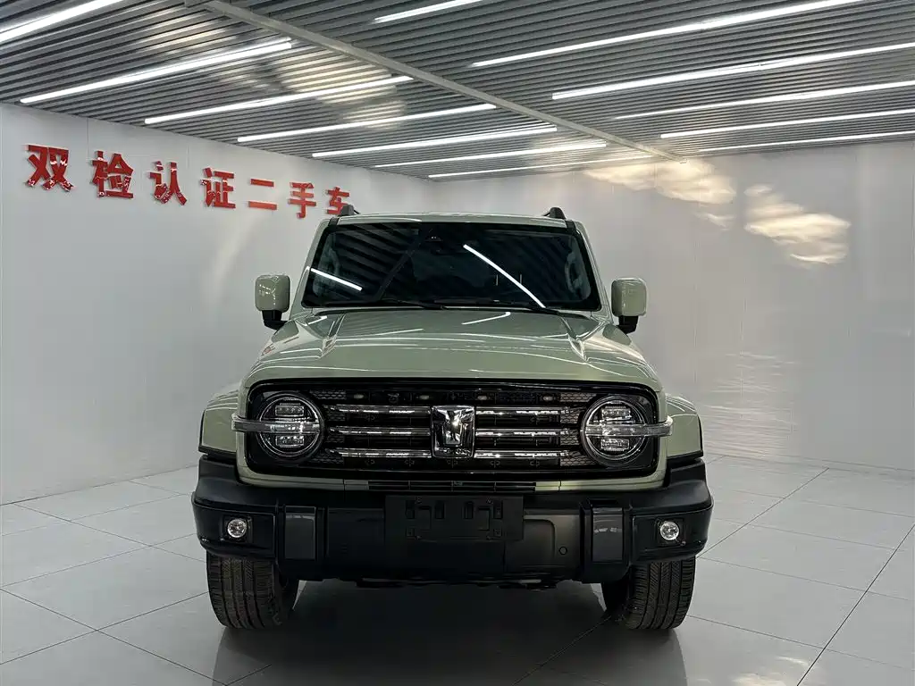 Tank Tank 300 2023